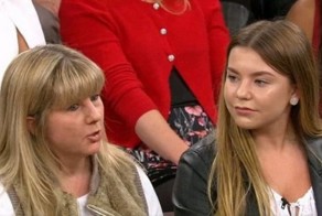 Мать позволила дочери увеличить губы ради зависти одноклассниц