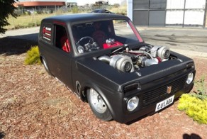 Дрэговая Нива с V8 из Австралии