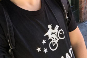 Парень нашёл гениальный способ передать своё резюме прямо в руки начальству разных компаний