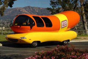 Wienermobile - хот-дог на колёсах