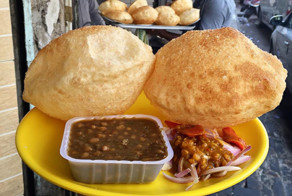 Фотограф совершил путешествие по Индии, пробуя индийскую еду и делая ее снимки