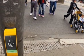 Необычное развлечение для пешеходов  (5 фото+видео)