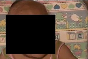 32-летняя женщина с телом годовалого ребенка (4 фото)