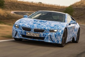 Гибридный спорткар BMW i8 получит 3-цилиндровый мотор (12 фото)