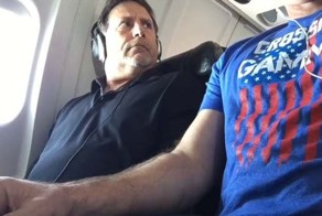 Как отвоевать подлокотник в самолете