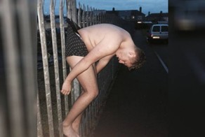 Пьяный парень стал героем фотожаб