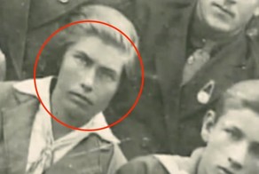Ночью в концлагере мужчина тайно срезал ее волосы. А через 65 лет вернул их своей любимой