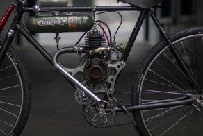 Кастомный мотовелосипед Triumph Board Tracker