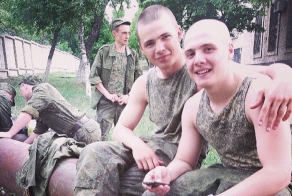 Что публикуют в своих Instagram российские призывники (11 фото)