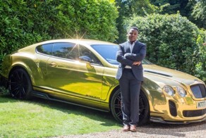 19-летний парень продавал бигмаки, а теперь ездит на золотом Bentley