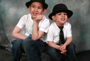 Питон выбрался из террариума и задушил двух мальчиков (3 фото)