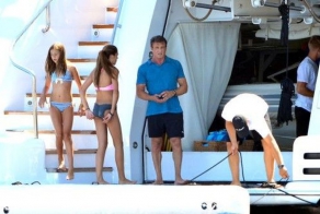 Сильвестр Сталлоне замечен с семьей на юге Франции (13 фото)