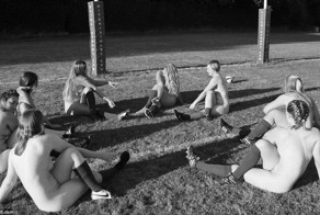 Регбистки обнажились для благотворительного календаря