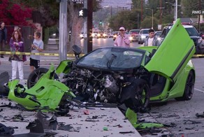 Серьезная авария с участием суперкара McLaren 650S Spider в Лос-Анджелесе