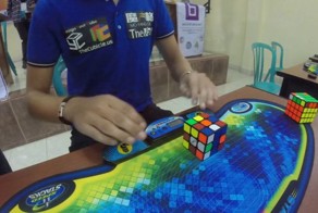 Новый мировой рекорд по скорости сборки Кубика Рубика