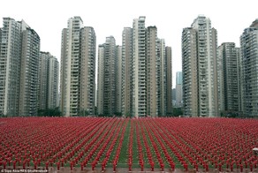 В Китае установили новый рекорд — 50,000 пенсионеров в 14 городах станцевали одновременно