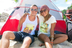 Эта молодая пара путешествует по миру на 40 долларов в день