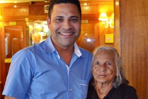 Возраст не помеха - 103 - летняя бабушка прыгнула с парашютом! (3 фото + видео)