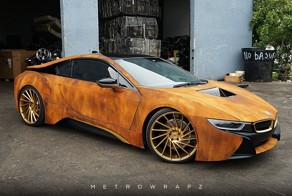 Видеоблогер превратил свой новенький BMW i8 в ржавое ведро