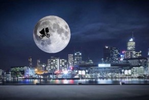 От супермена до супереды: мемы на суперлуние захлестнули интернет