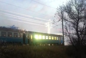 Как выглядит обрыв контактного провода у электрички. Жуткие кадры!