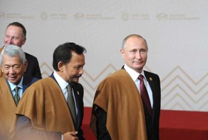 Перуанку задержала полиция за свитер Путину: реакция соцсетей