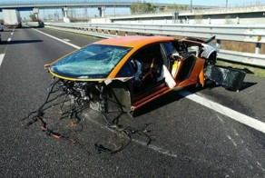 В Италии у Lamborghini Aventador SV оторвало "морду"
