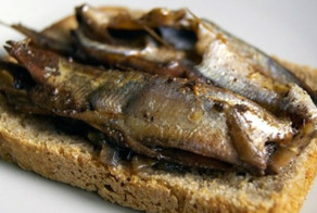 Эта история произошла двадцать лет назад с моей соседкой, которая работала учительницей