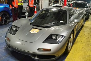 Суперкар McLaren F1 попал в аварию