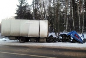 Авария дня. Поезд протаранил грузовик