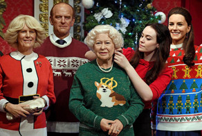 Свежие фото королевской семьи в "уродливых" рождественских свитерах создадут вам праздничный настрой