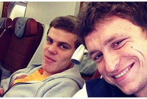 Кокорин и Мамаев на Мальдивах спели песенку  «с Павликом пить»