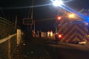 Скорый поезд Virgin снес легковушку на железнодорожном переезде