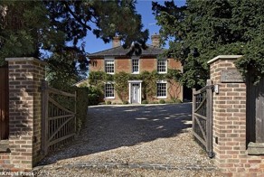 Не совсем Средиземье: дом, в котором в 1940-х годах жил Толкиен, продается за 2 миллиона фунтов