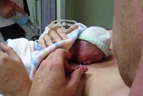 Когда одного из близнецов признали умершим, случилось чудо