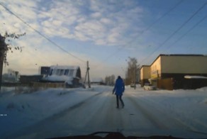 Наезд на школьницу в наушниках