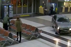 В Казани бывший сотрудник МВД протаранил терминал аэропорта