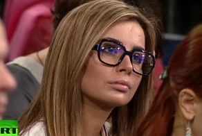 Самые красивые девушки с пресс-конференции Владимира Путина