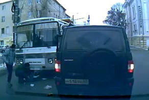 Авария дня. Автобус сбил девушку в Калуге
