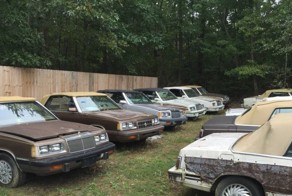 Парень продает свою коллекцию кабриолетов Chrysler