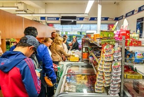 Любопытный случай в очереди супермаркета стал настоящим разрывом шаблона! 