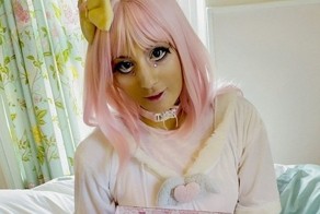 Шотландская девушка мечтает быть шарнирной куклой!