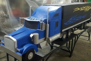 Мангал в виде американского тягача Kenworth W900