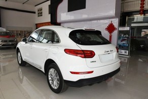 Китайцы начали продавать логотипы Porsche для клона Macan