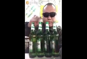 Как выпить четыре бутылки пива одновременно