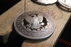 Как из монет делают украшения