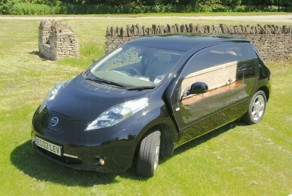 Nissan Leaf превратили в экологически чистый катафалк