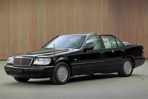 Уникальный папамобиль на базе 140-го Мерседеса