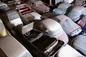 На аукцион выставят гигантскую коллекцию из 700 автомобилей