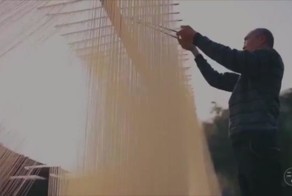 Как делают лапшу в Китае